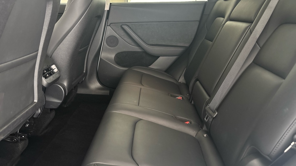 TESLA MODEL Y Image 14