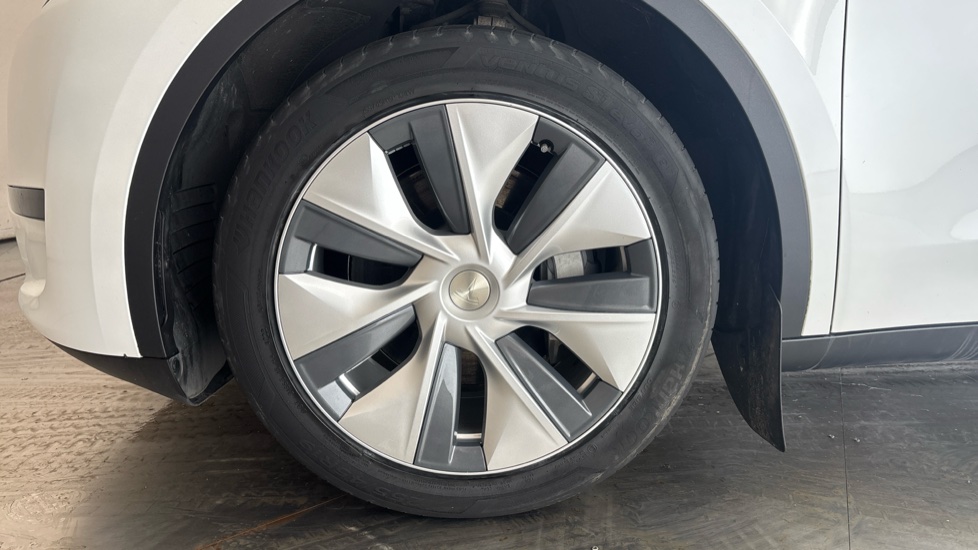 TESLA MODEL Y Image 17