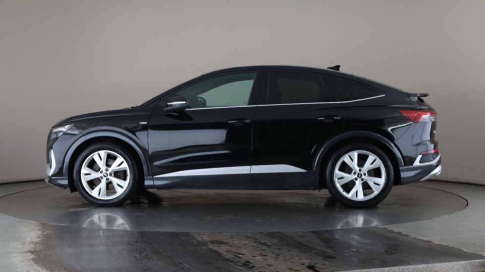 AUDI Q4 Image 2