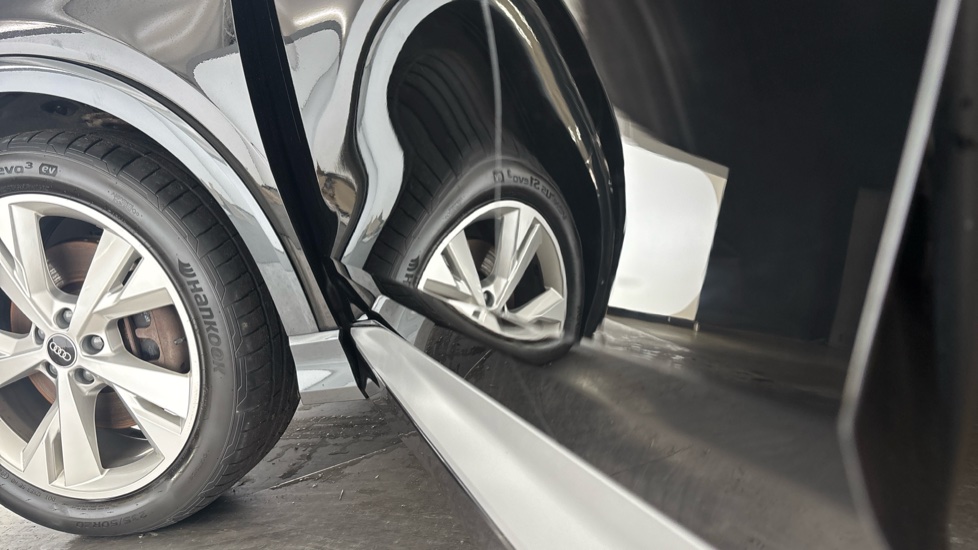 AUDI Q4 dent