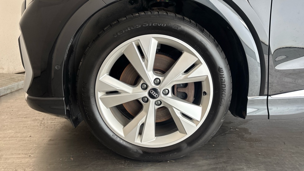 AUDI Q4 Image 17