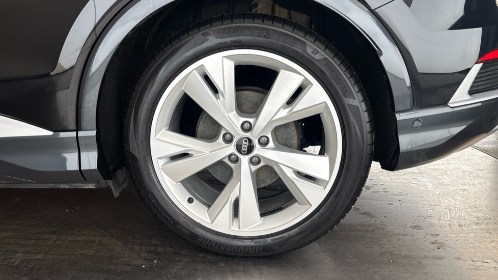 AUDI Q4 Image 18