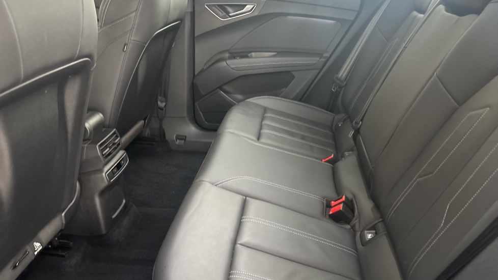 AUDI Q4 Image 14