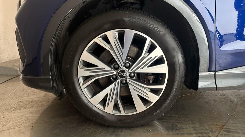 AUDI Q4 Image 17