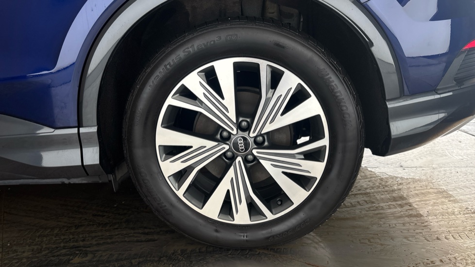 AUDI Q4 Image 18