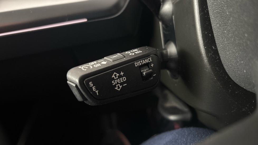 AUDI Q4 cruise control
