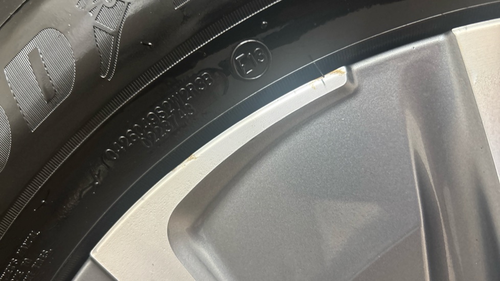 LEXUS UX scuff