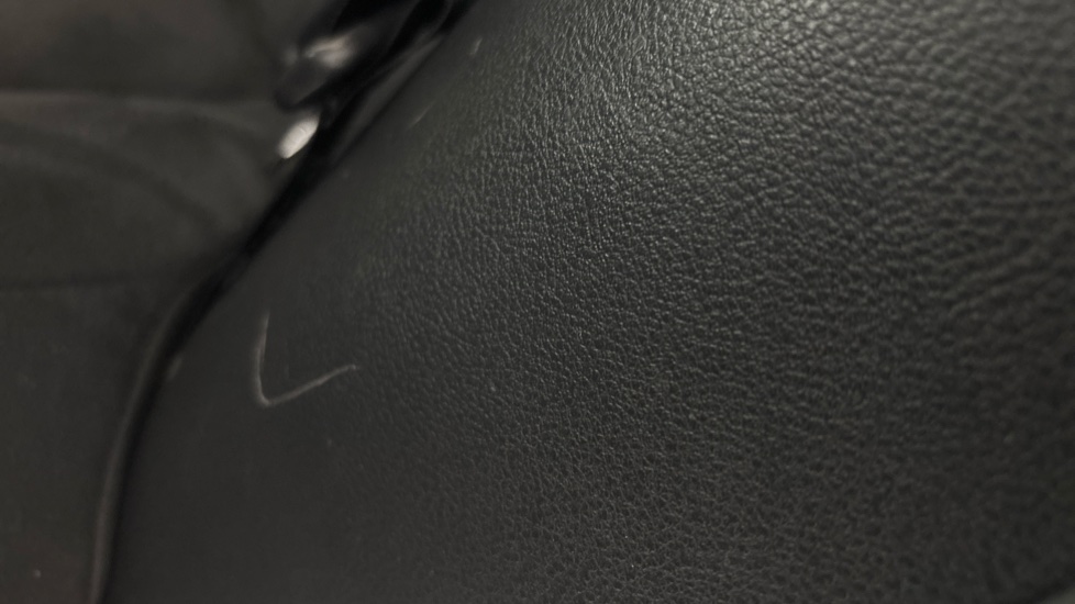 LEXUS UX scratches