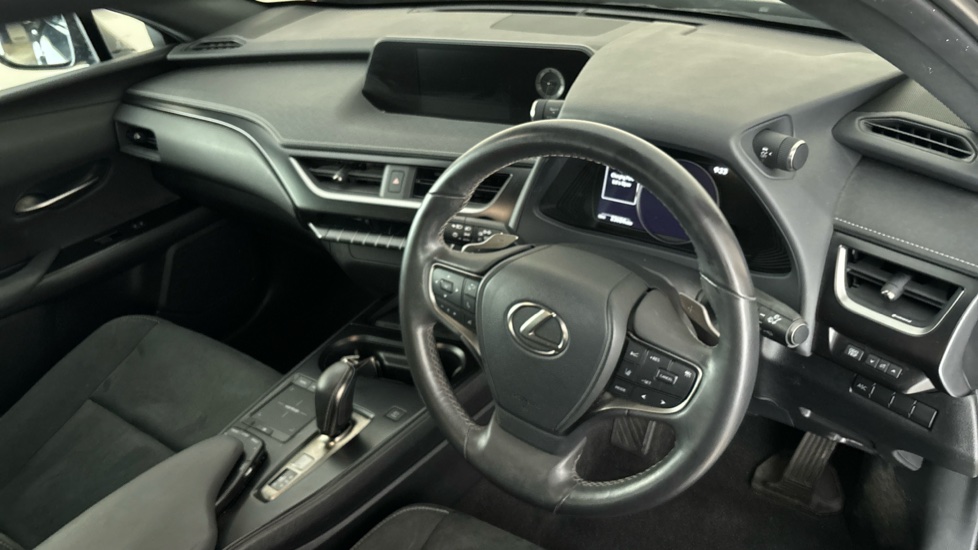 LEXUS UX Image 9