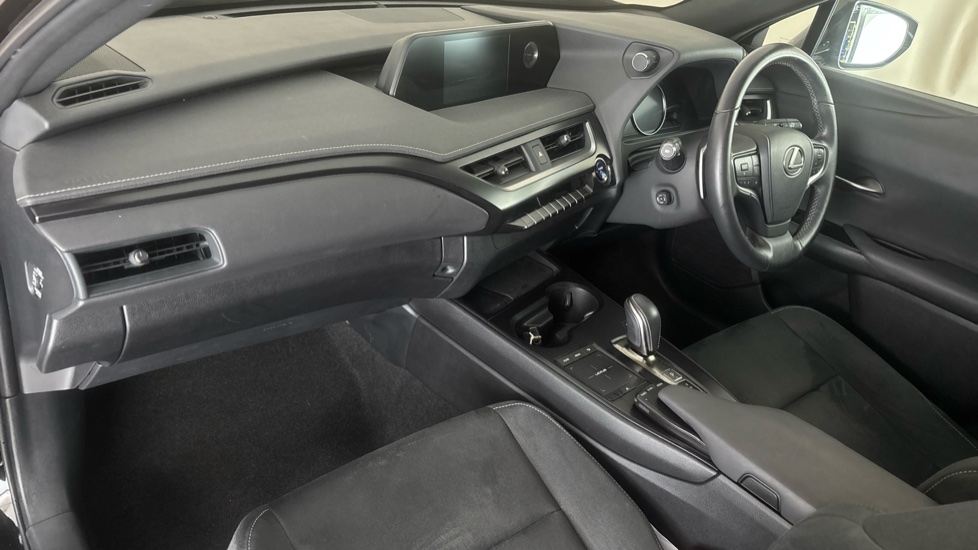LEXUS UX Image 10
