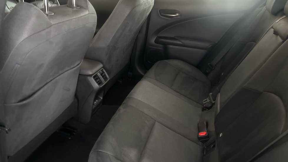 LEXUS UX Image 14