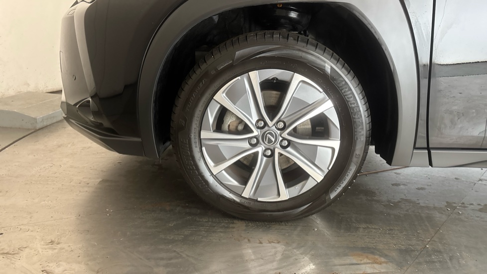 LEXUS UX Image 17