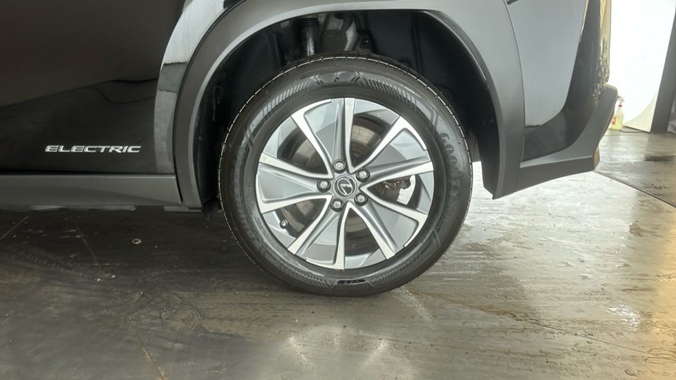 LEXUS UX Image 18