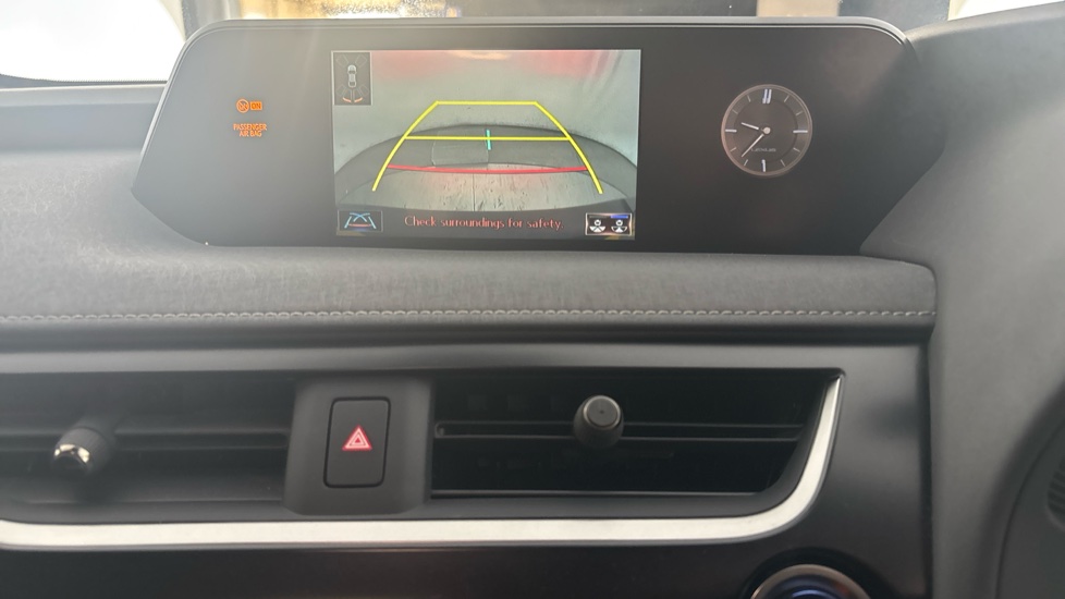 LEXUS UX reverse camera