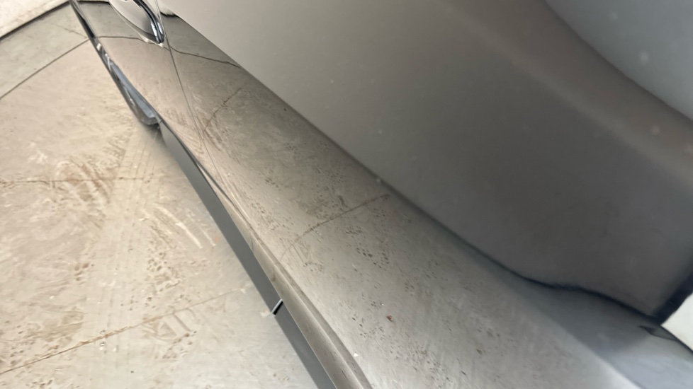 TOYOTA BZ4X dent