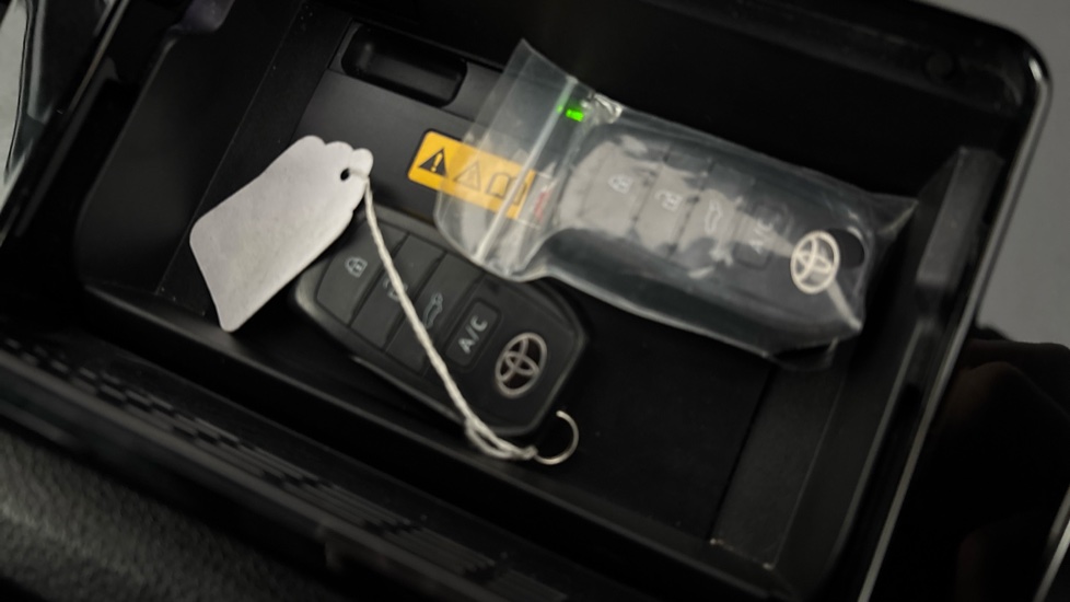 TOYOTA BZ4X 2 keys