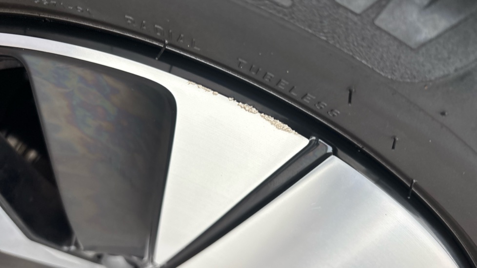 VOLVO XC40 scuff