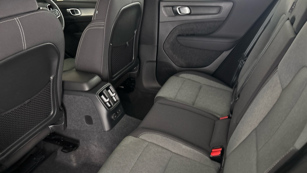 VOLVO XC40 Image 14