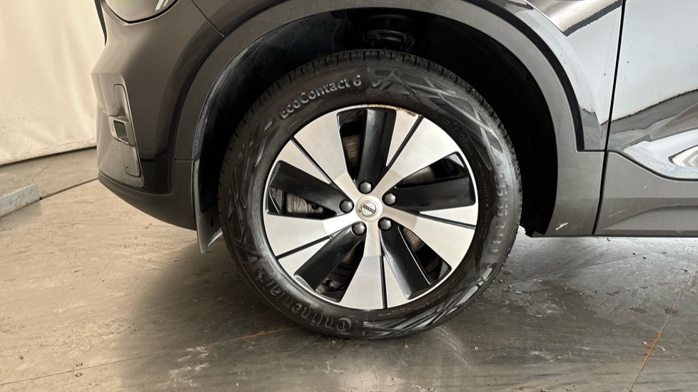 VOLVO XC40 Image 17