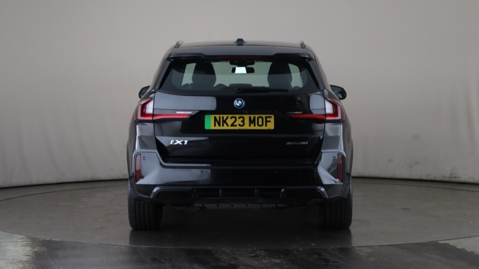BMW iX1 Image 4