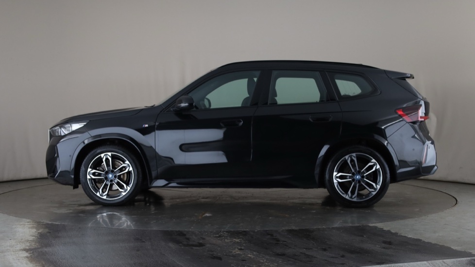 BMW iX1 Image 2