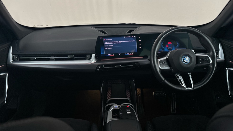 BMW iX1 Image 11