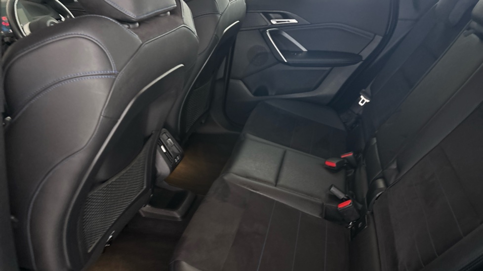 BMW iX1 Image 14