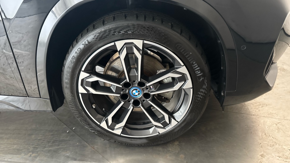 BMW iX1 Image 20
