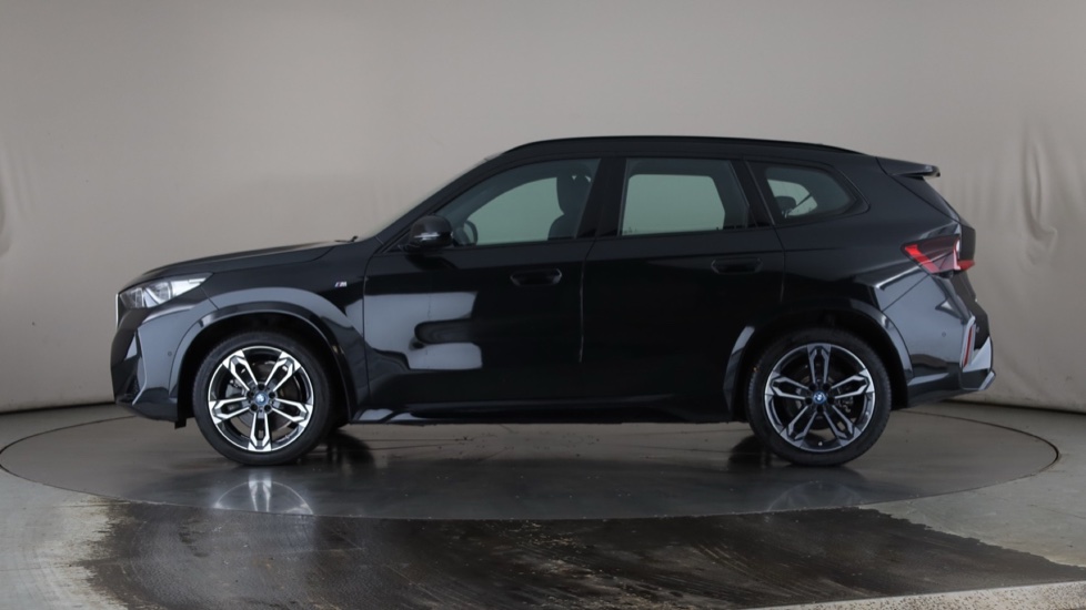 BMW iX1 Image 2