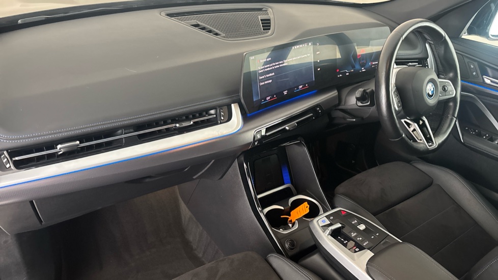 BMW iX1 Image 10