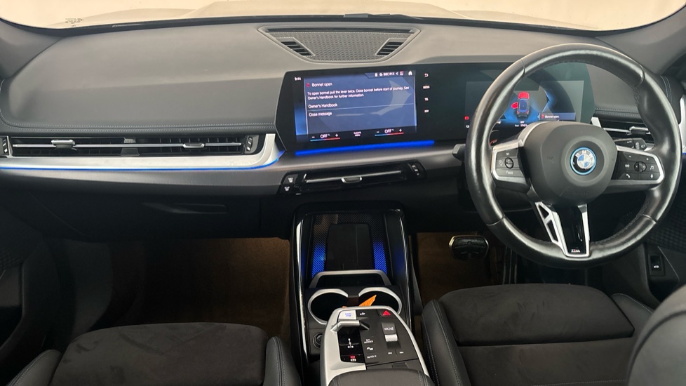 BMW iX1 Image 11