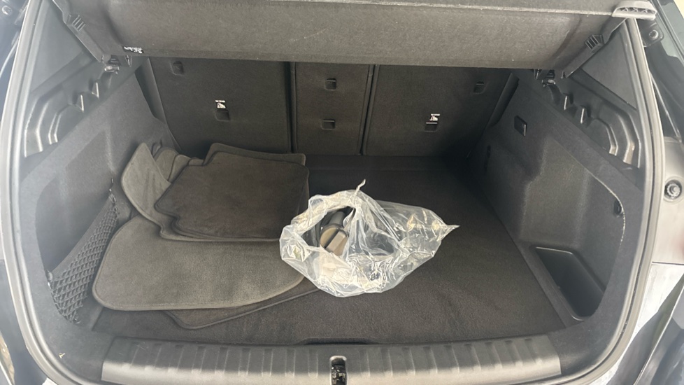 BMW iX1 Image 15