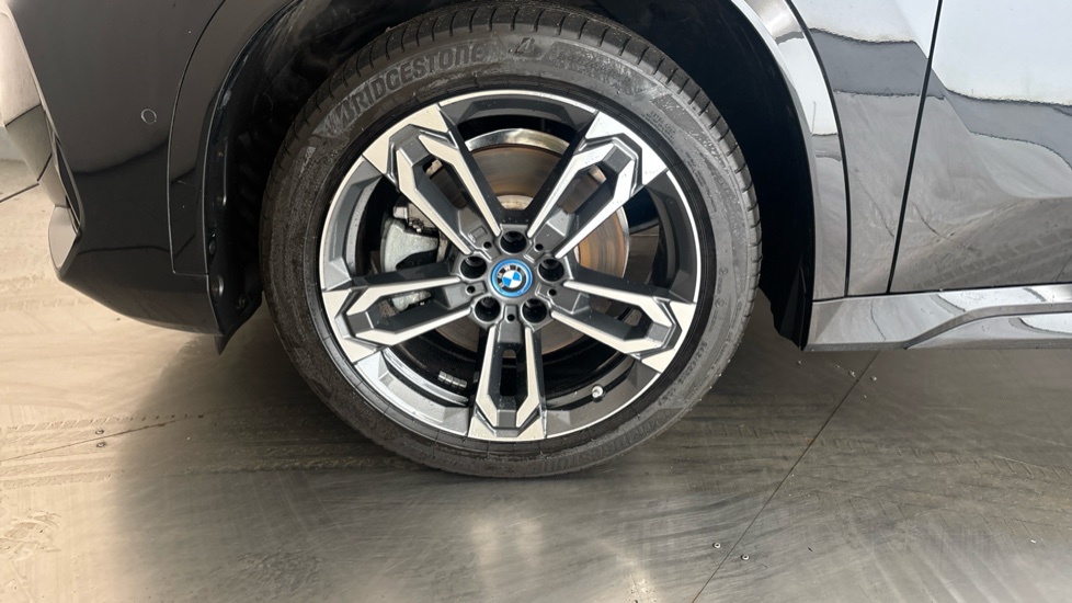 BMW iX1 Image 17