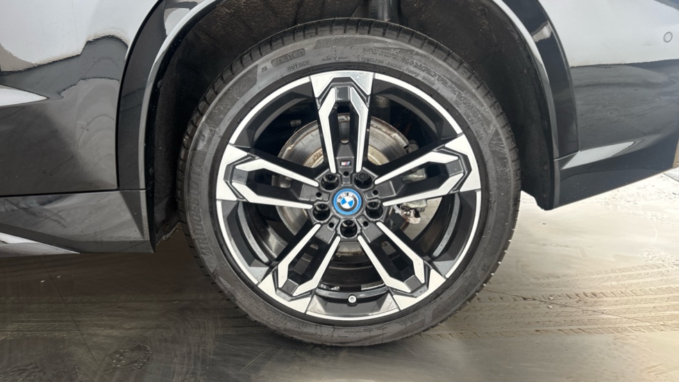 BMW iX1 Image 18