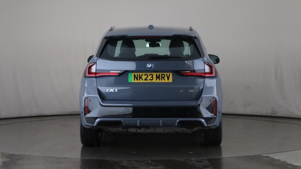 BMW iX1 Image 4