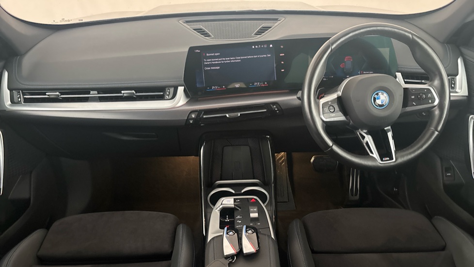 BMW iX1 Image 11