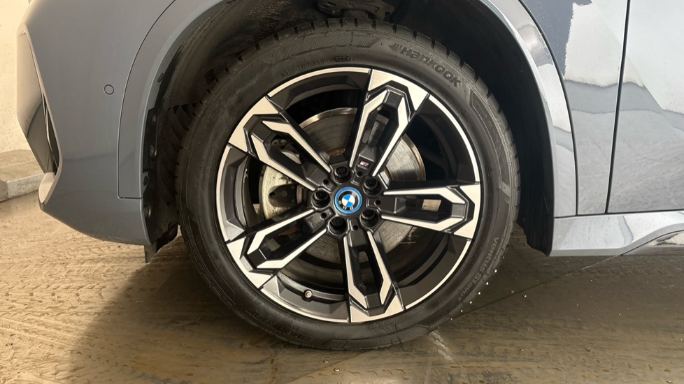 BMW iX1 Image 17