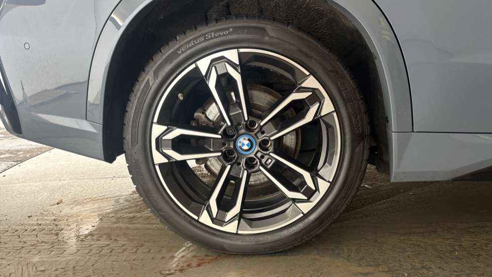 BMW iX1 Image 19