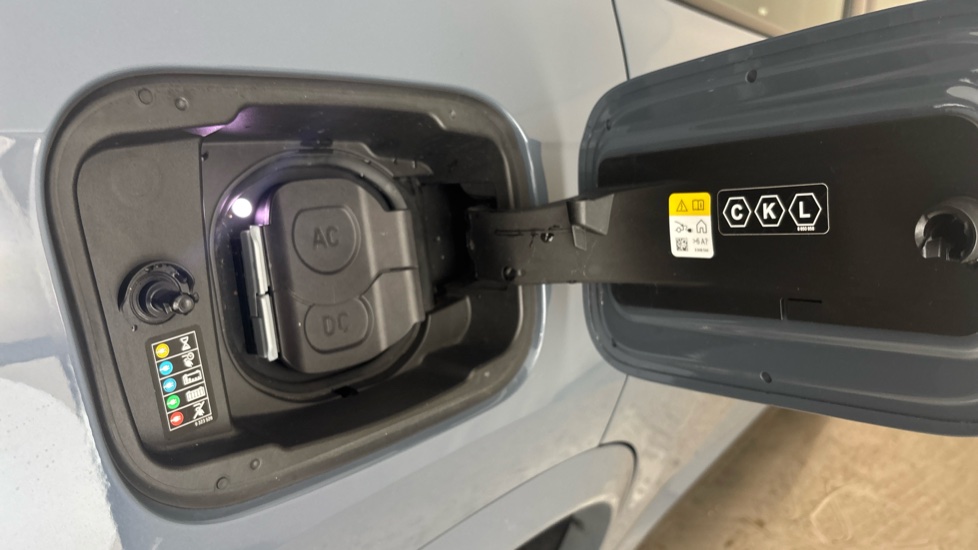 BMW iX1 Image 21