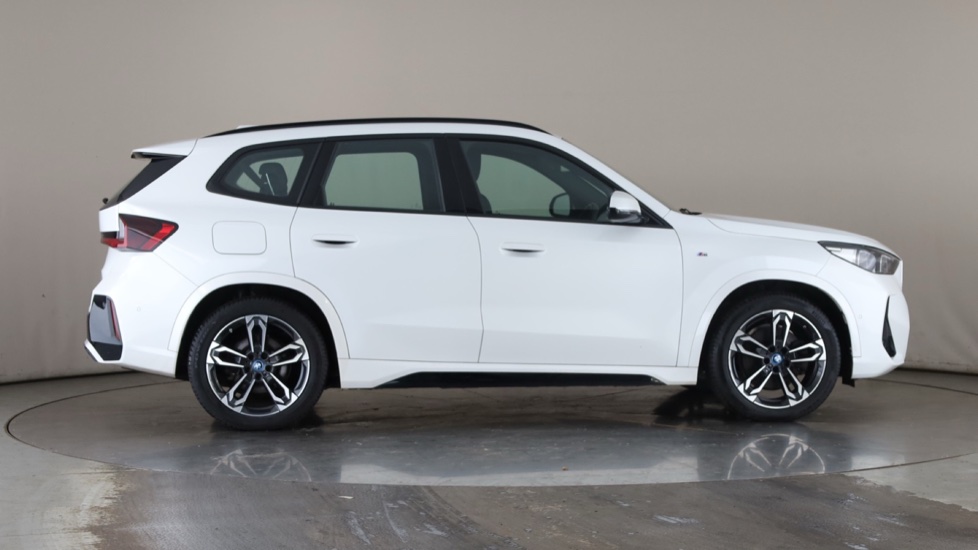 BMW iX1 Image 6