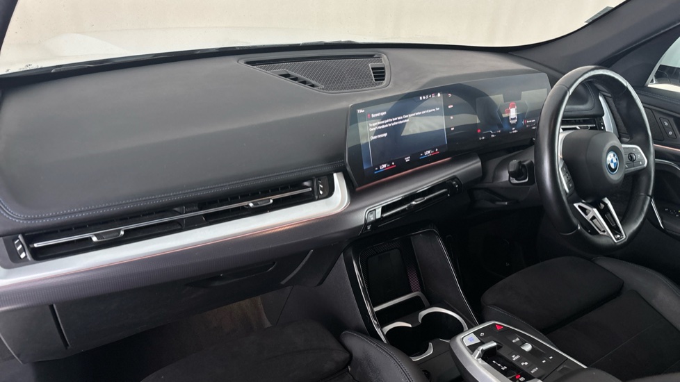 BMW iX1 Image 10