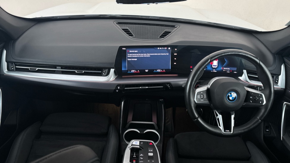 BMW iX1 Image 11