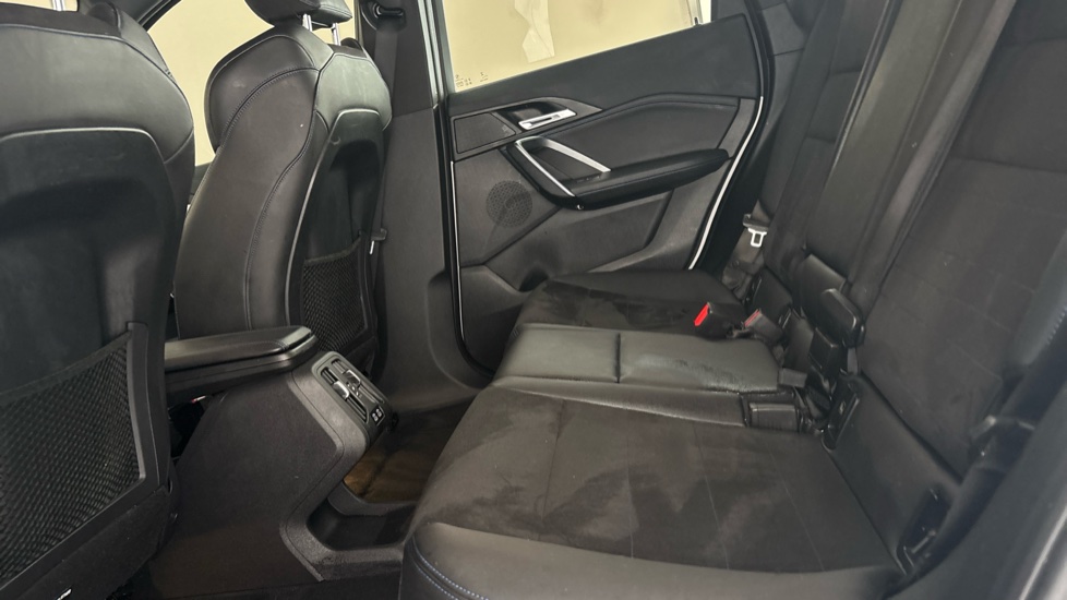 BMW iX1 Image 14