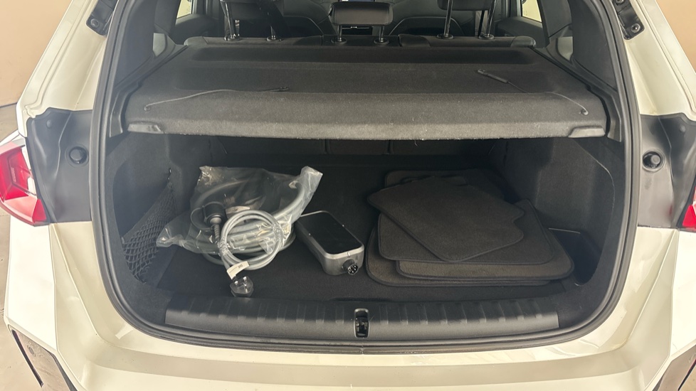 BMW iX1 Image 15