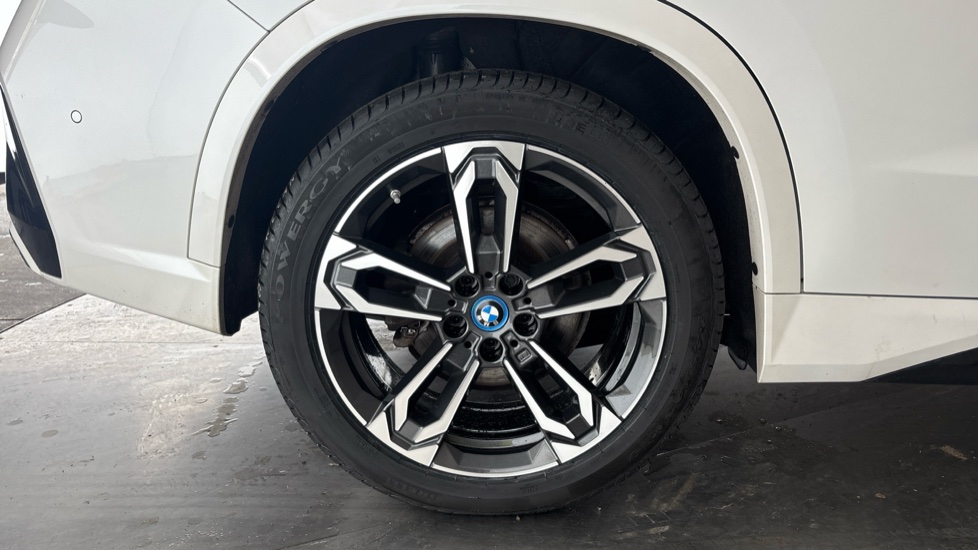 BMW iX1 Image 19