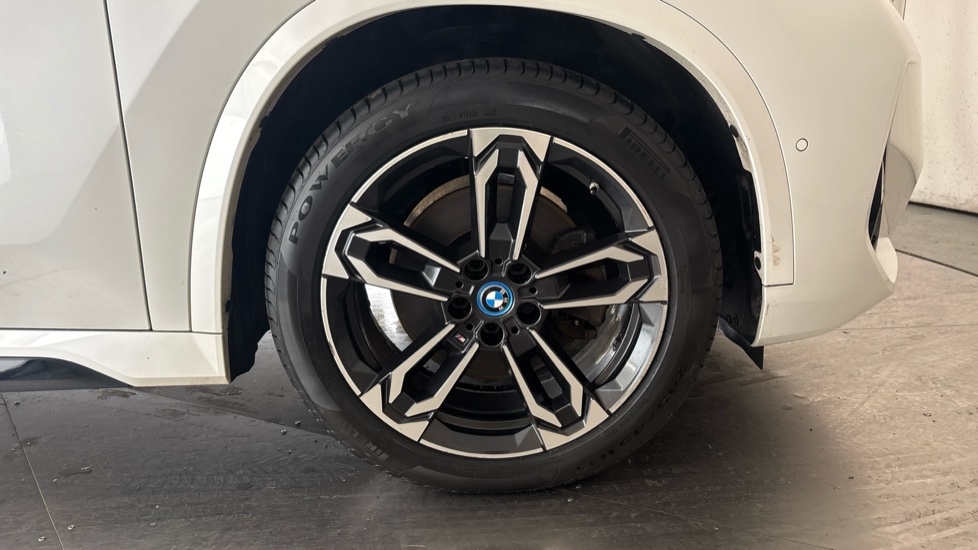 BMW iX1 Image 20