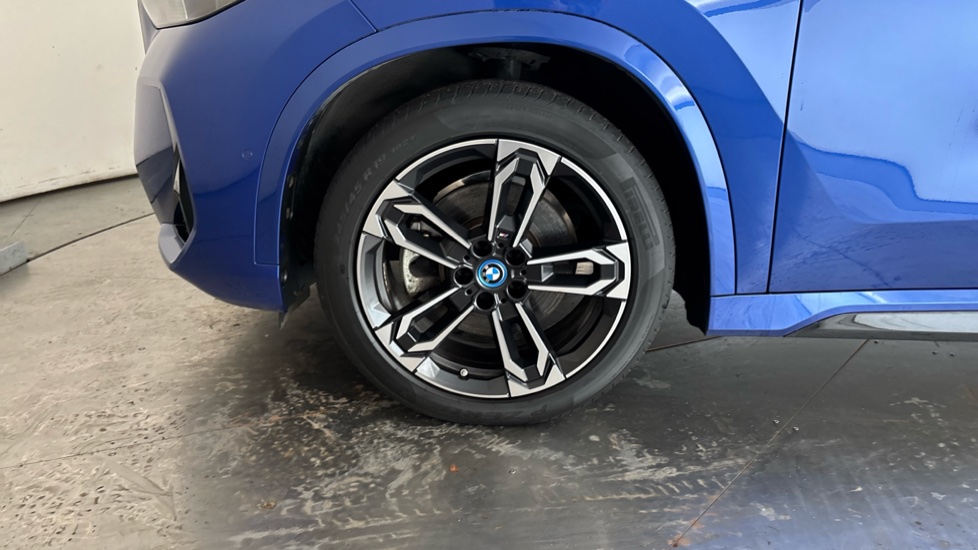 BMW iX1 Image 17
