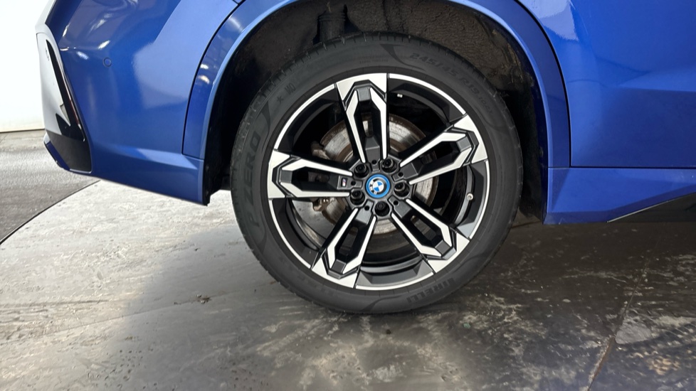 BMW iX1 Image 19