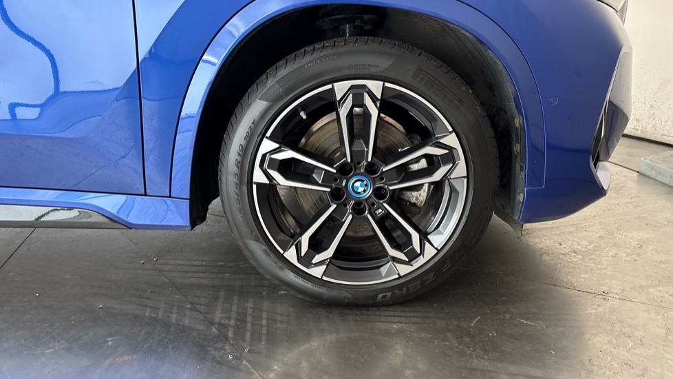 BMW iX1 Image 20