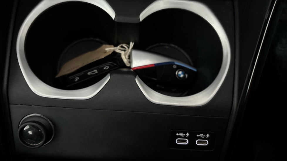 BMW iX1 2 keys
